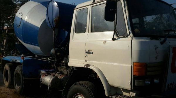 ขาย695,000รถโม่ปูน HINO  ZM  เครื่อง EK 100 260แรง2เพลาโม่ตรงรถสวยพร้อมใช้เอกสารพร้อมโอน 090-772-3710 090-772-3708