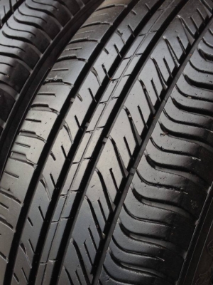 ยาง MICHELIN 175-65-15 ปี 15 ครบชุด 4 เส้น 3500 สภาพสวยๆดอกยางนิ่มๆไม่บวมเอาไปวิ่งกันยาวๆราคาเบาๆค่ะ