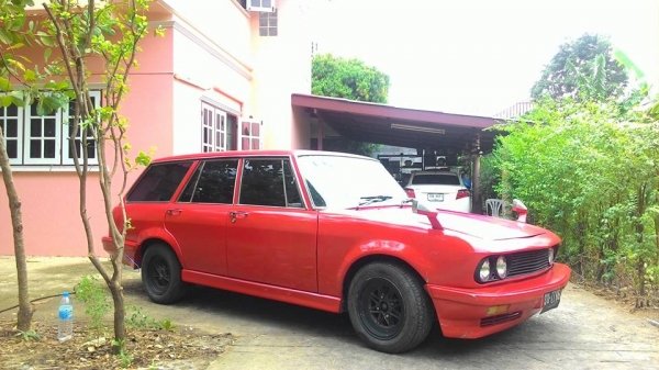 ขายรถแวนรุ่นเก๋าใหญ่ยาว Mazda Luce!!!