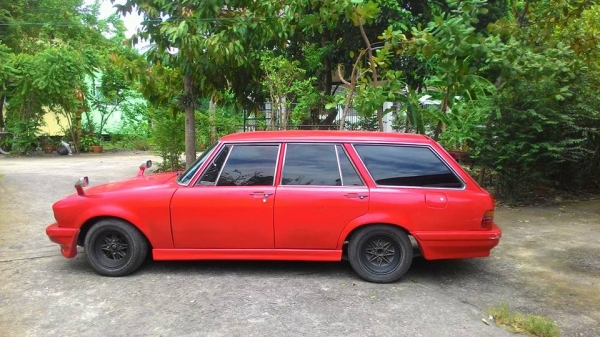 ขายรถแวนรุ่นเก๋าใหญ่ยาว Mazda Luce!!!