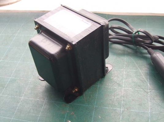 หม้อแปลงไฟจาก 220v ==> 100v ขนาด 1,500w ของ KASUGA MUSEN (Japan) รุ่น BS-1500