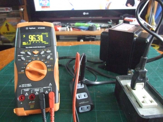 หม้อแปลงไฟจาก 220v ==> 100v ขนาด 1,500w ของ KASUGA MUSEN (Japan) รุ่น BS-1500