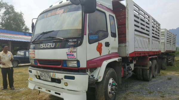 ขายรถบรรทุก 18 ล้อ พ่วงแม่ลูก-ดั๊มพ์  ยี่ห้อ ISUZU DEGA 270 แรงม้า ปี2544 (เจ้าของขายเอง ไม่รับนายหน้า)