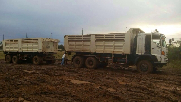 ขายด่วน  รถสิบล้อพ่วงแม่ลูกดั้มพ์  HINO  MEGA 380 ปี 56 มี 2 พ่วง สภาพดีมาก  พร้อมใช้งาน  พร้อมขาย