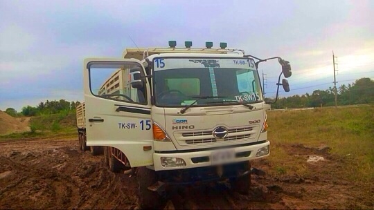 ขายด่วน  รถสิบล้อพ่วงแม่ลูกดั้มพ์  HINO  MEGA 380 ปี 56 มี 2 พ่วง สภาพดีมาก  พร้อมใช้งาน  พร้อมขาย