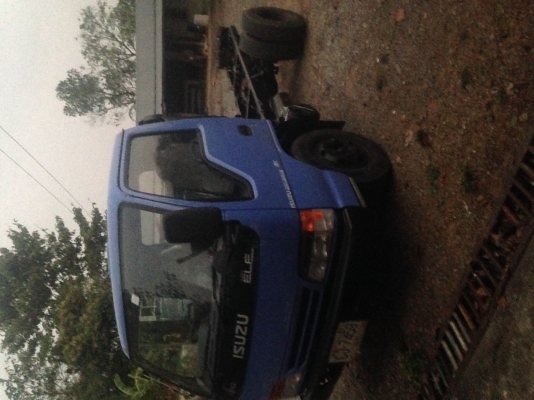 ขาย NPR 135แรง 7เกียร์ เครื่องดี คัดซีสวย เอกสารพร้อมโอน