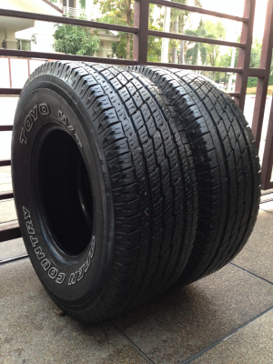 ยาง Toyo 31 10.5 R15 ปี12 ดอกเต็ม ไม่มีปะ พร้อมใช้งาน ราคาไม่แพง