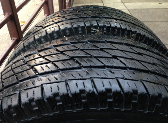 ยาง Toyo 31 10.5 R15 ปี12 ดอกเต็ม ไม่มีปะ พร้อมใช้งาน ราคาไม่แพง