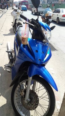 ขาย HONDA WAVE 110 i ปี 55 สตาร์ทเท้า เครื่องดี ภายนอกมีรอยนตรงกลางด้านขวา (วางของ) เล่มพร้อมชุดโอน ขาย HONDA WAVE 110 i ปี 55 สตาร์ทเท้า เครื่องดี ภายนอกมีรอยนตรงกลางด้านขวา (วางของ) เล่มพร้อมชุดโอน