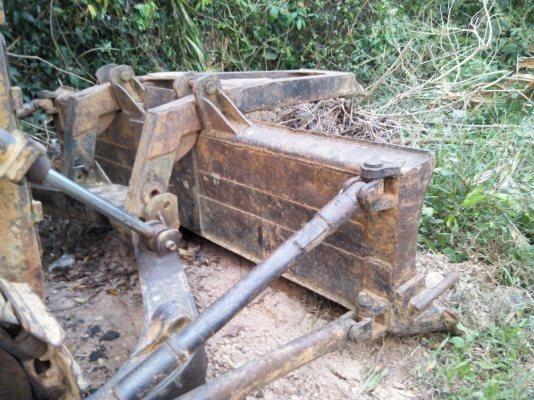 ขายรถแทรคเตอร์ KOMATSU D50A-15 ห้องเลี้ยวแห้ง ราคา 350000