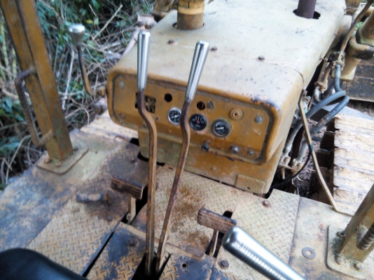 ขายรถแทรคเตอร์ KOMATSU D50A-15 ห้องเลี้ยวแห้ง ราคา 350000