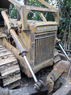 ขายรถแทรคเตอร์ KOMATSU D50A-15 ห้องเลี้ยวแห้ง ราคา 350000