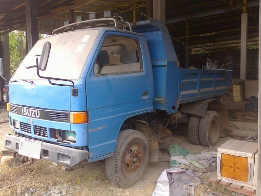 **259,000 บ.ต่อรอง/// 6ล้อดั้มดิน3คิว ISUZU NKR-110 รถประกอบ ดั้ม3.20ม. เล่มทะเบียนครบ **ขาย ISUZU NKR-110 แรง 6ล้อดั้มดิน3คิว สภาพดี ราคาเบา เล่มทะเบียนครบ ISUZU NKR58E 4BE1-110HP ประกอบ เกียร์สั้น หัวเก๋งยกได้ เครื่องเดิม เกียร์เดิม ครับเครื่องดี ครับ แ