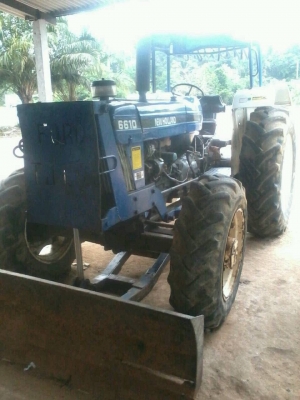 ขายรถไถ FORD 6610 2เพลา สภาพสวย พร้อมใช้งาน สนใจโทร 081-970-1072