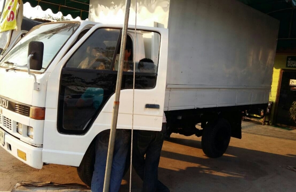 สีล้อ อีซูซุ NHK100ช่วงสั่น 3.20ม แอร์ พ.เวอร์ สภาพดีสวยพร้อมใช้งาน ทะเบียน ป้ายเล็กไม่ติดเวลา เอกสารพร้อมโอนร