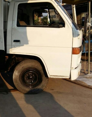 สีล้อ อีซูซุ NHK100ช่วงสั่น 3.20ม แอร์ พ.เวอร์ สภาพดีสวยพร้อมใช้งาน ทะเบียน ป้ายเล็กไม่ติดเวลา เอกสารพร้อมโอนร