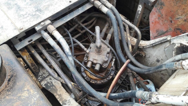 ขายแบคโฮ SUMITOMO 280F2 ขาว แดง พร้อมใช้งาน สนใจโทร 081-970-1072