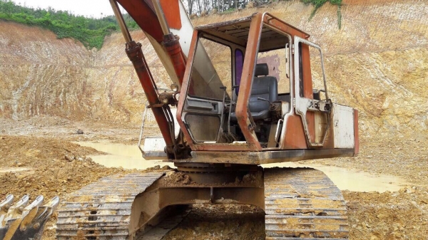 ขายแบคโฮ SUMITOMO 280F2 ขาว แดง พร้อมใช้งาน สนใจโทร 081-970-1072