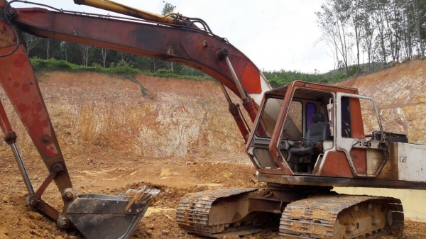 ขายแบคโฮ SUMITOMO 280F2 ขาว แดง พร้อมใช้งาน สนใจโทร 081-970-1072 ขายแบคโฮ SUMITOMO 280F2 ขาว แดง พร้อมใช้งาน สนใจโทร 081-970-1072