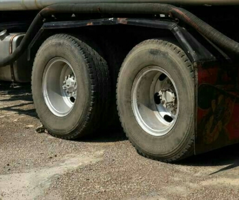 สิบล้อ ฮีโน่ FM1J 210เพาเดียว บรรทุกน้ำมัน16,000ลิต สภาพดีสวยพร้อมใช้ ทะเบียนพร้อมโอน ราคา 690,000บ ถูกๆ ต่อรองได้ ครับๆ