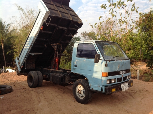 ขาย 135.000บาท 6ล้อดั้ม5คิวเครื่อง100แรง สวยถูกดีพร้อมใช้งาน (รถประกอบไม่มีทะเบียน)