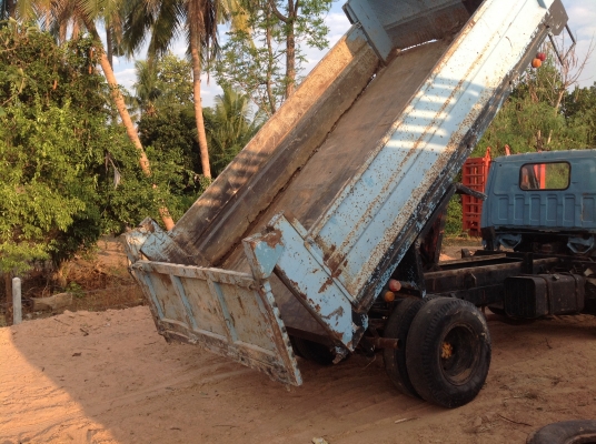 ขาย 135.000บาท 6ล้อดั้ม5คิวเครื่อง100แรง สวยถูกดีพร้อมใช้งาน (รถประกอบไม่มีทะเบียน)