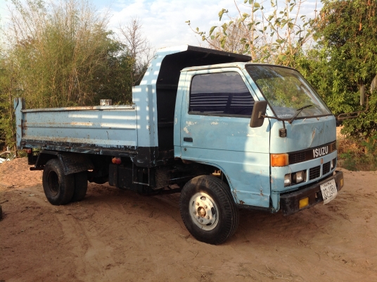 ขาย 135.000บาท 6ล้อดั้ม5คิวเครื่อง100แรง สวยถูกดีพร้อมใช้งาน (รถประกอบไม่มีทะเบียน)