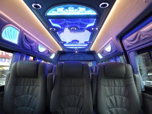 โทร 0922726669 คุณตันหยงรถตู้เบสมือสองฝั่งธนฯ TOYOTA COMMUTER ดีเซลล์ ปี 12 รคา 899,000 บาท