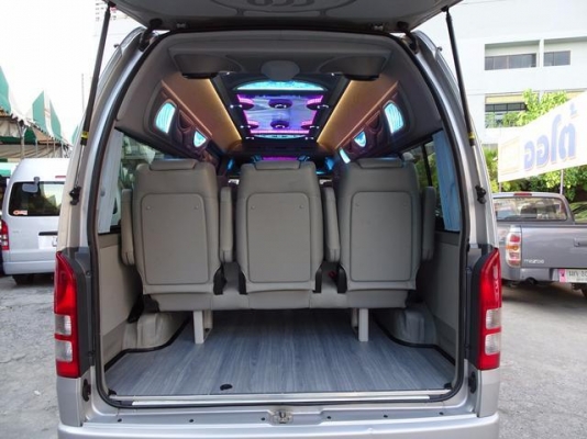 โทร 0922726669 คุณตันหยงรถตู้เบสมือสองฝั่งธนฯ TOYOTA COMMUTER ดีเซลล์ ปี 12 รคา 899,000 บาท