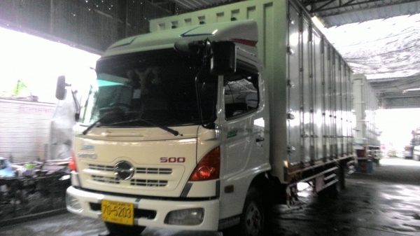 ขายรถ6ล้อ FC 9J ตู้10 บาน ยาว6.6ม. สนใจติดต่อ 061-4124275 พีรพงษ์