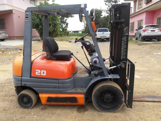 รถยก TOYOTA 6FG20 เครื่องเบนซิน 5k เสาสูง 3 เมตร ยกได้ 2 ตัน ยางตันหน้าหลัง เกียร์ธรรมดา รถนำเข้า สนใจติดต่อ 089-7949488