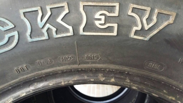 ยาง mickey thomson baja stz 265/75/16 ปี 2015 สภาพเกือบ 100\%