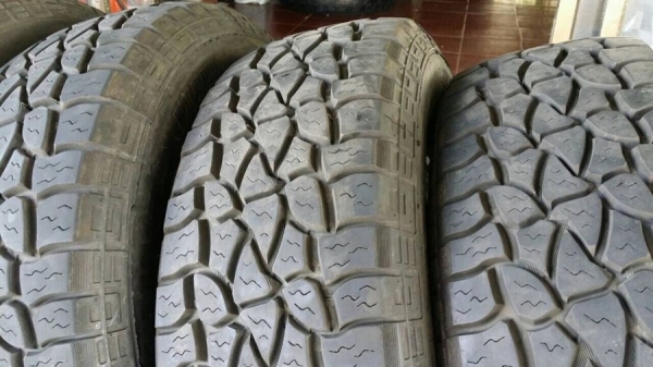 ยาง mickey thomson baja stz 265/75/16 ปี 2015 สภาพเกือบ 100\%