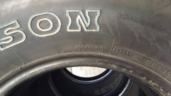 ยาง mickey thomson baja stz 265/75/16 ปี 2015 สภาพเกือบ 100\%