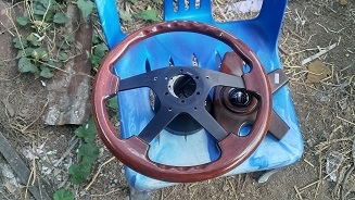 พวงมาลัยลายไม้วอลนัท  เป็นไม้แท้ๆ