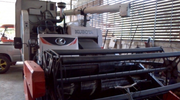 รถเกี่ยวคูโบต้า95ราคาขาย625000รถ สวยมาก0929808941