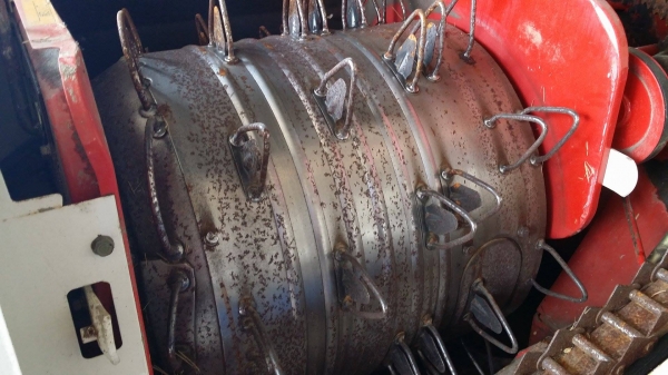 นำเข้าจากญี่ปุ่น รถเกี่ยวข้าวพร้อมนวดข้าวในตัว แบบนั่งขับ เก่าญี่ปุ่น  YANMAR รุ่น  CA14 เกี่ยวข้าว 2 แถว สภาพสวย