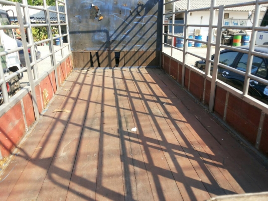 รถบรรทุก ISUZU 6 ล้อใหญ่ ปี 48 ยาว 5 เมตร เครื่อง 130 แรง เทอร์โบ ราคา 530,000 บ.รถอยู่ปทุมธานี