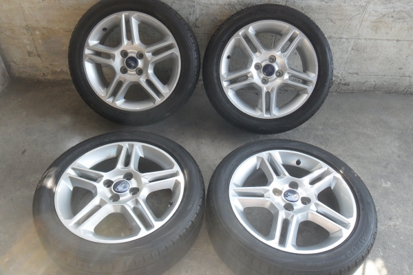 ล้อแม็ก16นิ้ว4รู100 ฟอด พร้อมยาง สวยๆ 4 ล้อ ราคา 5900 บาท