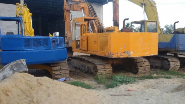 รถแบคโฮ Komatsu PC120 ติดต่อ 0847573592