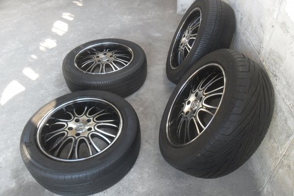 ล้อแม็ก17นิ้ว5รู114 พร้อมยาง สวยๆ 4 ล้อ ราคา 6900 บาท ล้อแม็ก17นิ้ว5รู114 พร้อมยาง สวยๆ 4 ล้อ ราคา 6900 บาท