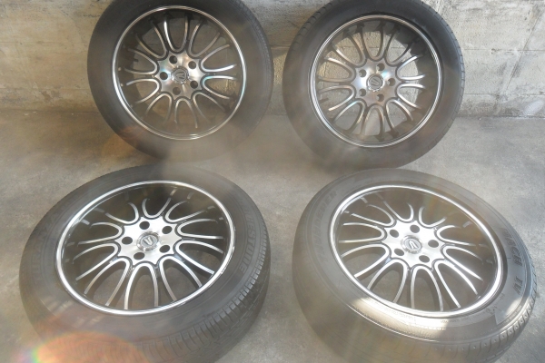 ล้อแม็ก17นิ้ว5รู114 พร้อมยาง สวยๆ 4 ล้อ ราคา 6900 บาท