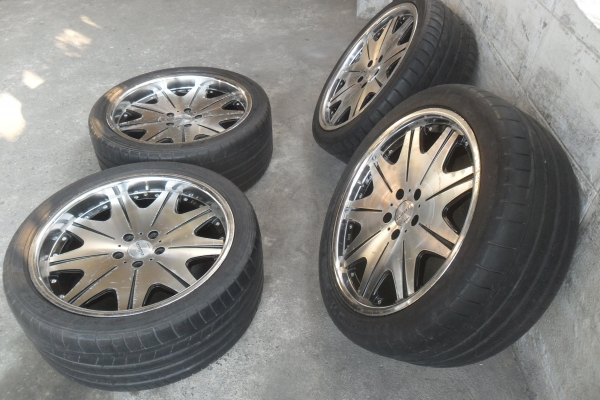 ล้อแม็ก19นิ้ว5รู114 พร้อมยาง สวยๆ 4 ล้อ ราคา 9900 บาท