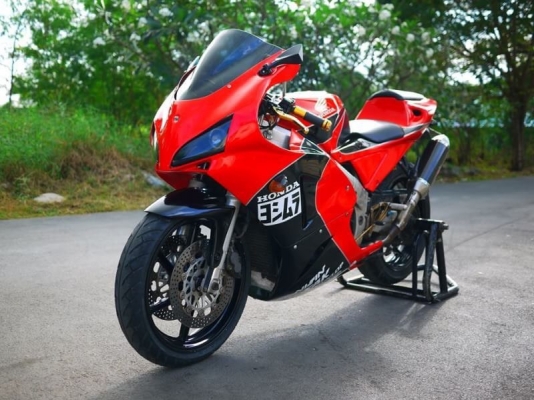 ขาย Honda VFR Nc30 พร้อมทะเบียนแท้ เครื่องสดๆ พร้อมออกทริป