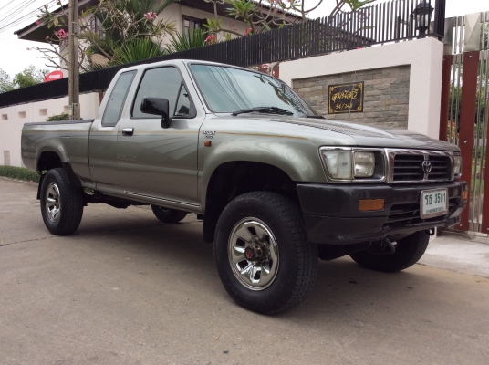 ขายTOYOTA SR5 LN111 ตัวประกอบนอกรถมือเดียว