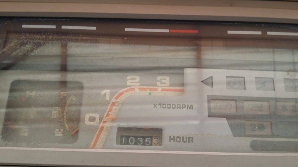 รถเกี่ยวข้าวพร้อมนวดข้าวในตัว แบบนั่งขับ เก่าญี่ปุ่น  KUBOTA   รุ่น SR35 เกี่ยวข้าว 3 แถว มีท่อส่งข้าว สภาพสวย