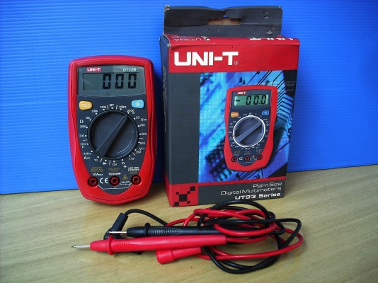 ดิจิตอลมัลติมิเตอร์ UNI-T ขนาดเล็ก ดิจิตอลมัลติมิเตอร์ UNI-T ขนาดเล็ก
