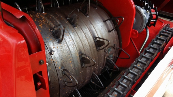 รถเกี่ยวข้าวพร้อมนวดข้าวในตัว แบบนั่งขับ เก่าญี่ปุ่น  YANMAR   รุ่น CA11 เกี่ยวข้าว 2 แถว สภาพสวย