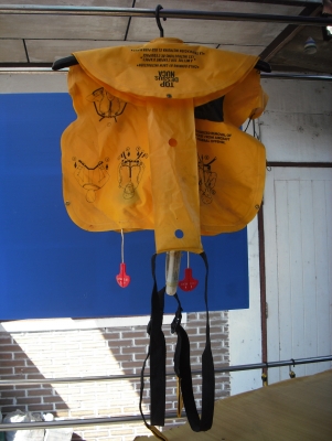 เสื้อชูชีพเครื่องบินโดยสาร