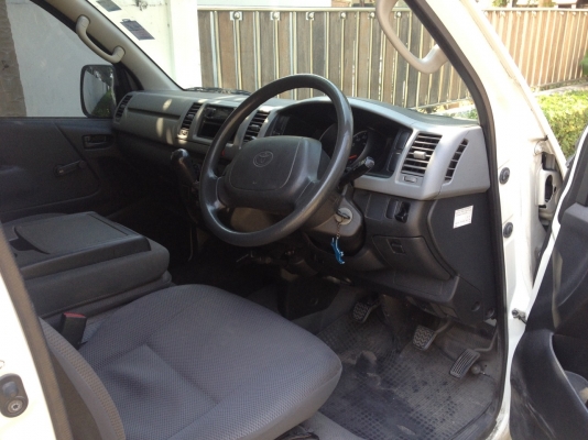 รถตู้ทึบ หลังคาเตี้ย สภาพดี